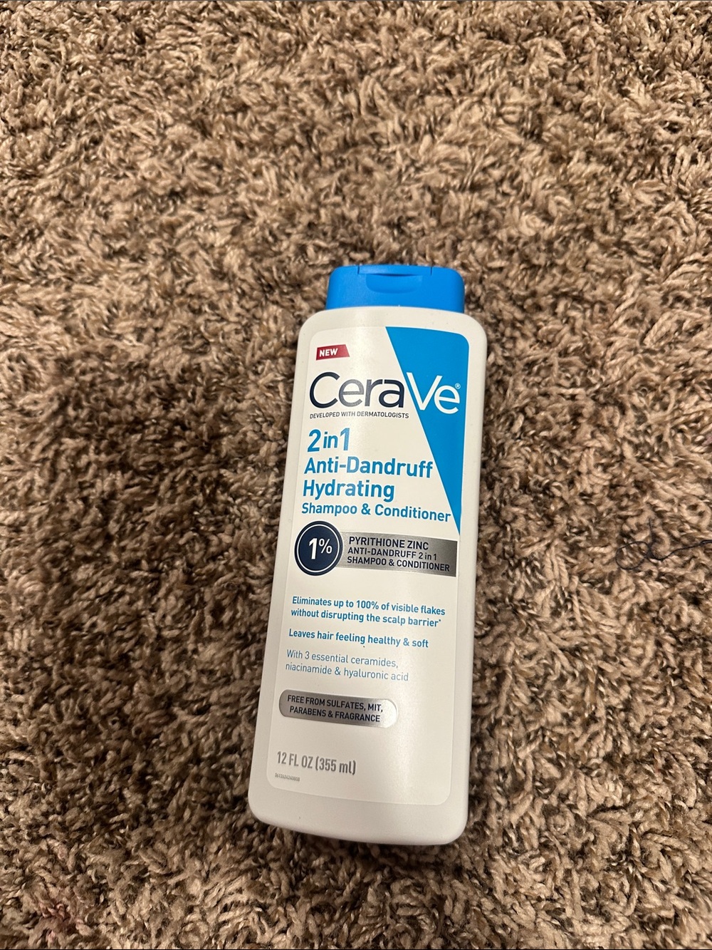 CeraVe 2-in-1 Anti-Dandruff Hydrating Shampoo & Conditioner — Blue and White